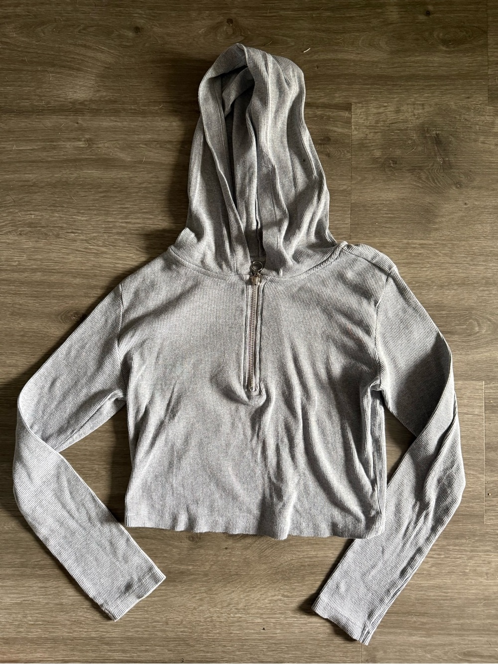 Cropped Light Gray Half-Zip Hooded Long-Sleeve Top